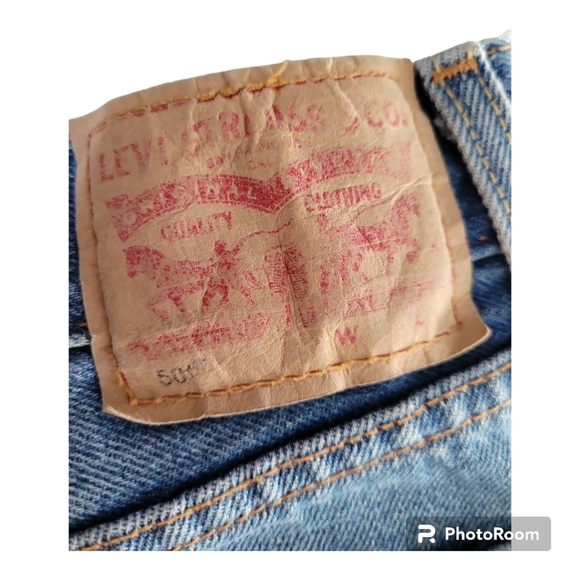 Levi's 501 Jean Shorts - Picture 6 of 7